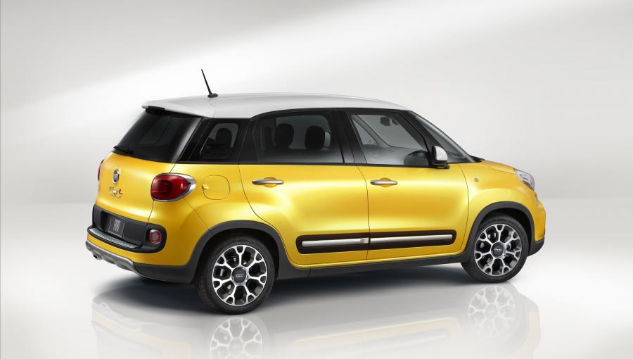  Fiat 500L Trekking 2013 года  (US) (фото 22 из 44)